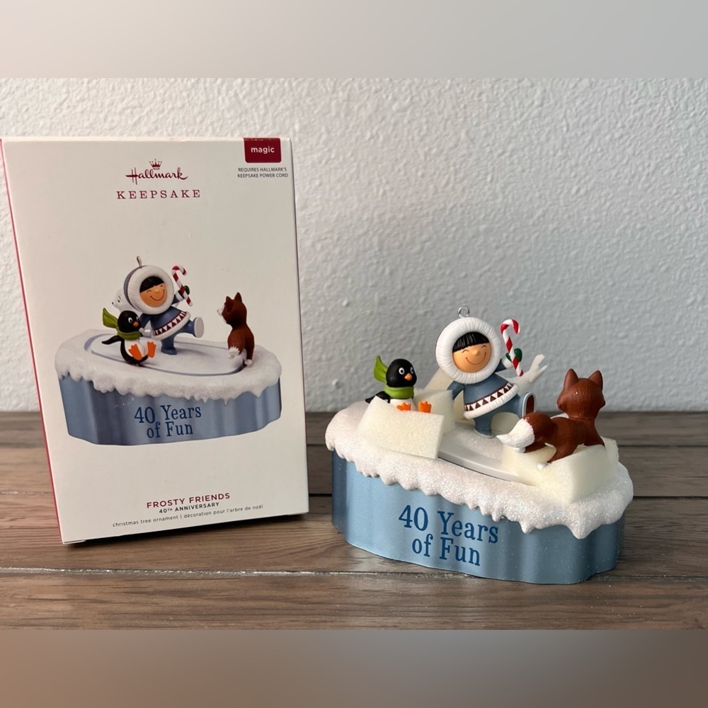 Hallmark NEW 2019 Christmas Ornament Frosty Friends 40th Anniversary with Motion - Picture 2 of 10